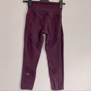 Alo Yoga  High-Waist Cropped Purple Leggings size XS. In great condition